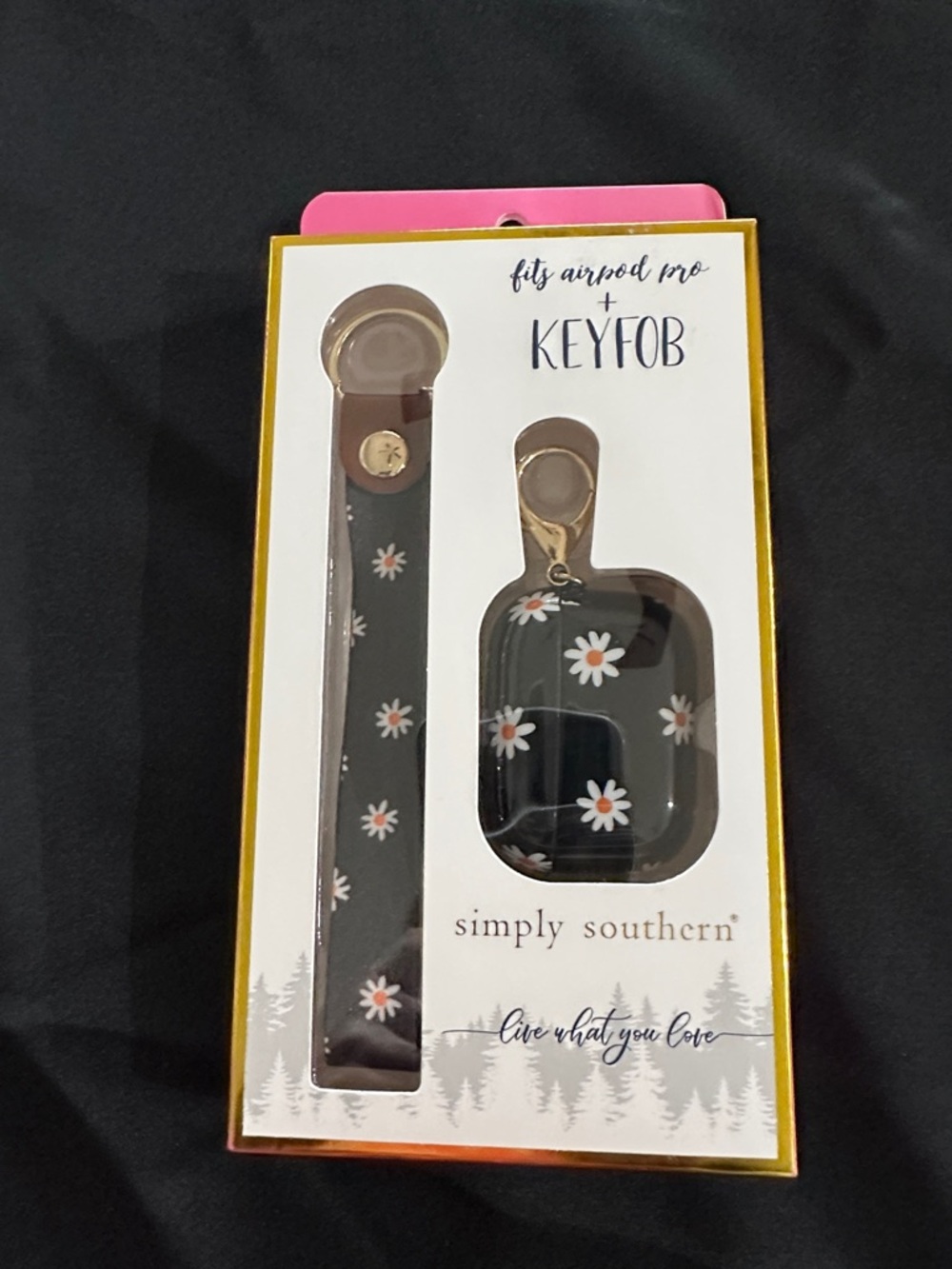 Simply Southern Black Daisy AirPod Pro Case & Keyfob with Strap